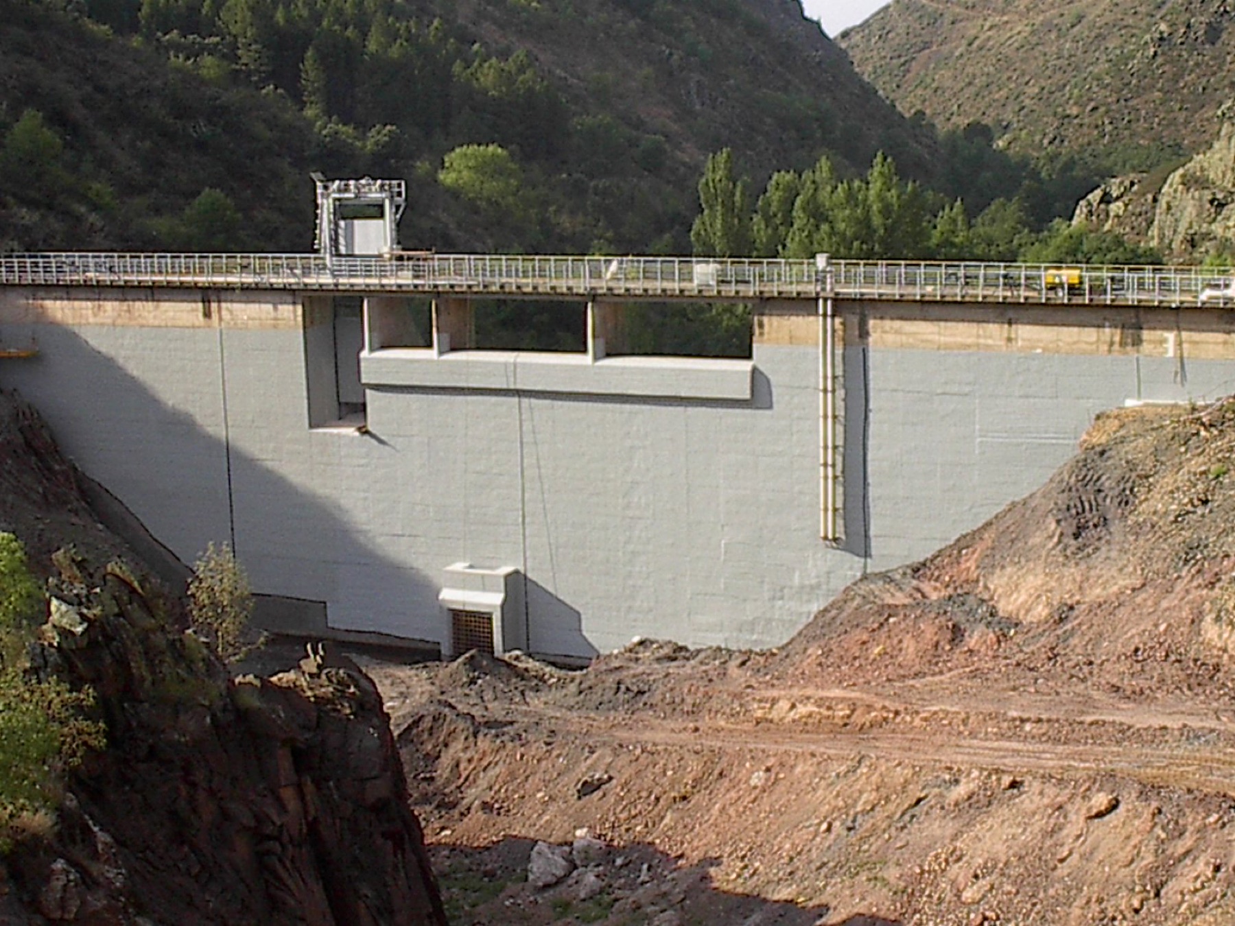 Presa, paramento aguas arriba — revestimiento